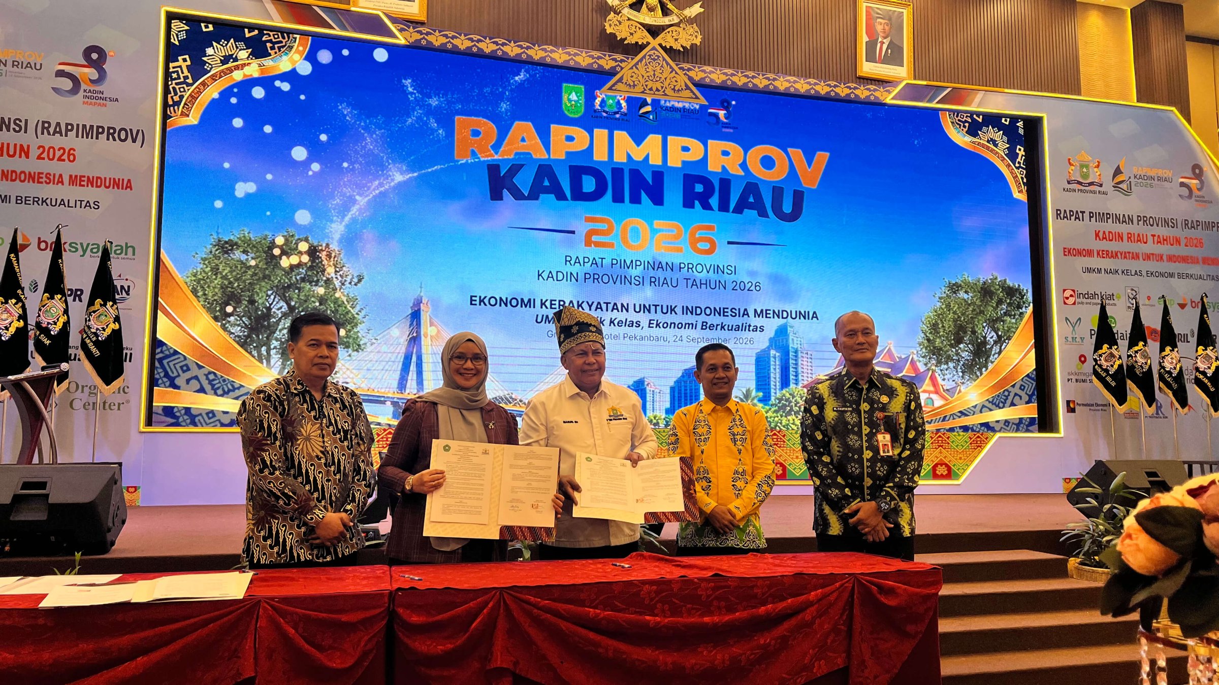 Sinergi Faperta dan KADIN Riau: Dekan Tandatangani MoA untuk Akselerasi Tri Darma Perguruan Tinggi